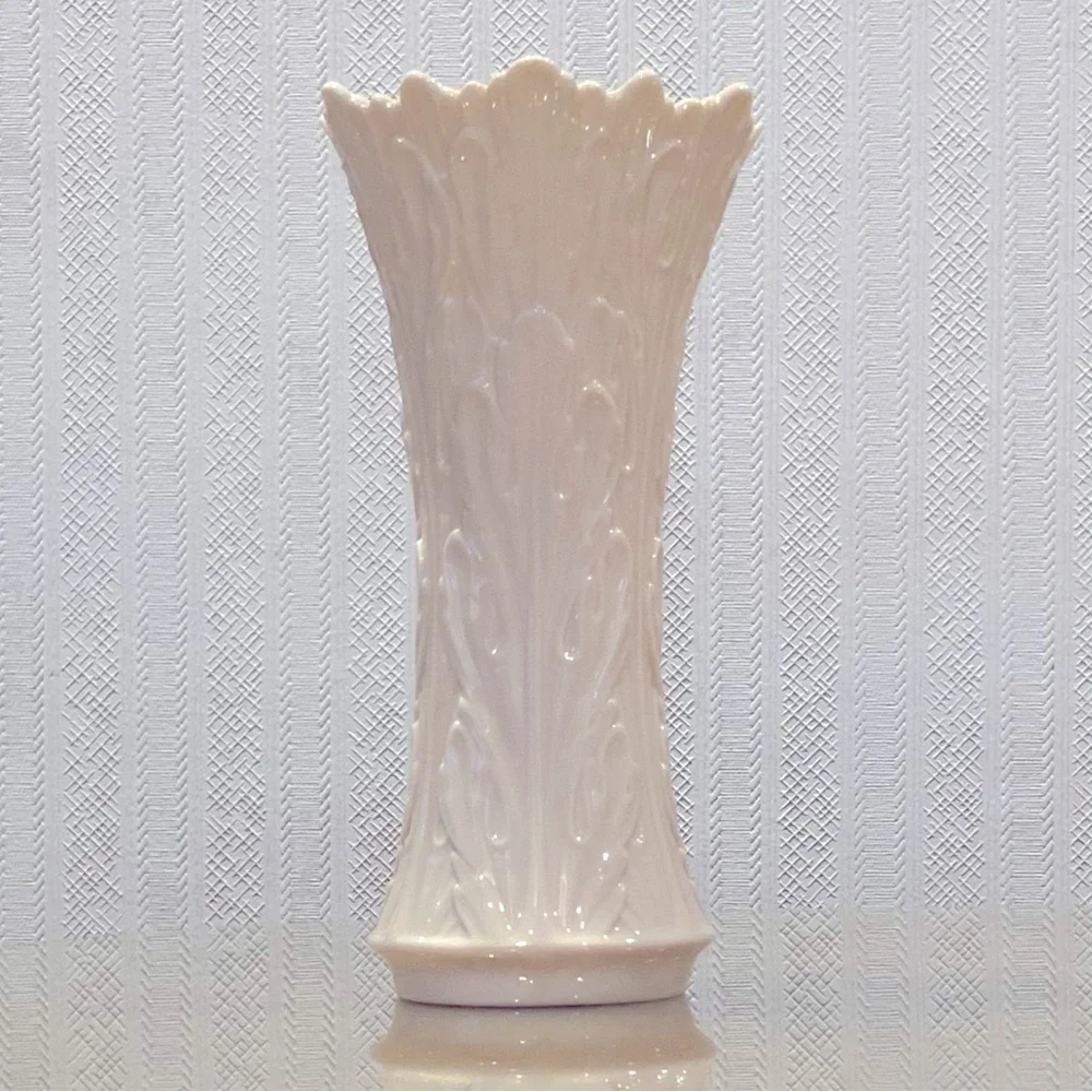 Vintage 80s Lenox Classic Off White Porcelain Woodland Leaf Pattern Vase/Pitcher
